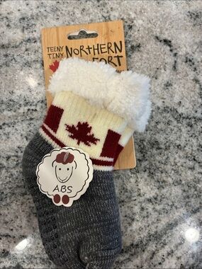 Northern Comfort by River Wear Kids Sherpa Gripper Socks Cream, Red & Gray. B20